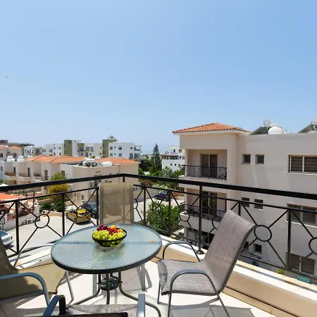 Juliana - Modern Comfort Near & * Pafos