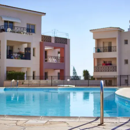 Juliana - Modern Comfort Near & * Pafos